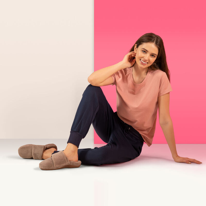 Aetrex Mandy Women's Closed Toe Slipper in Coffee