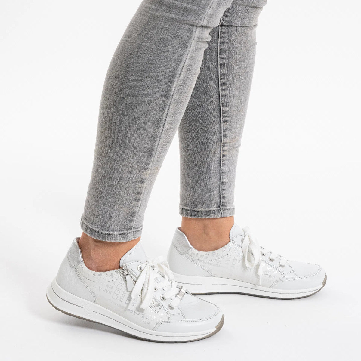 Oleanna Side Zip Sneaker