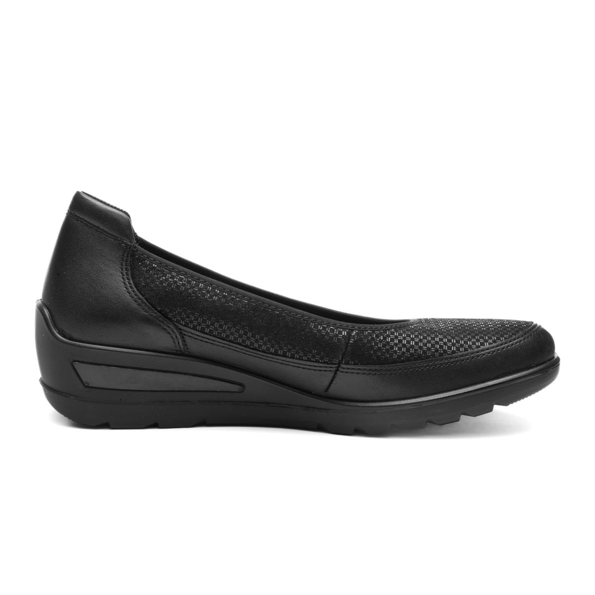 Ara Women's Zinnia Ballerina Slip On in Black
