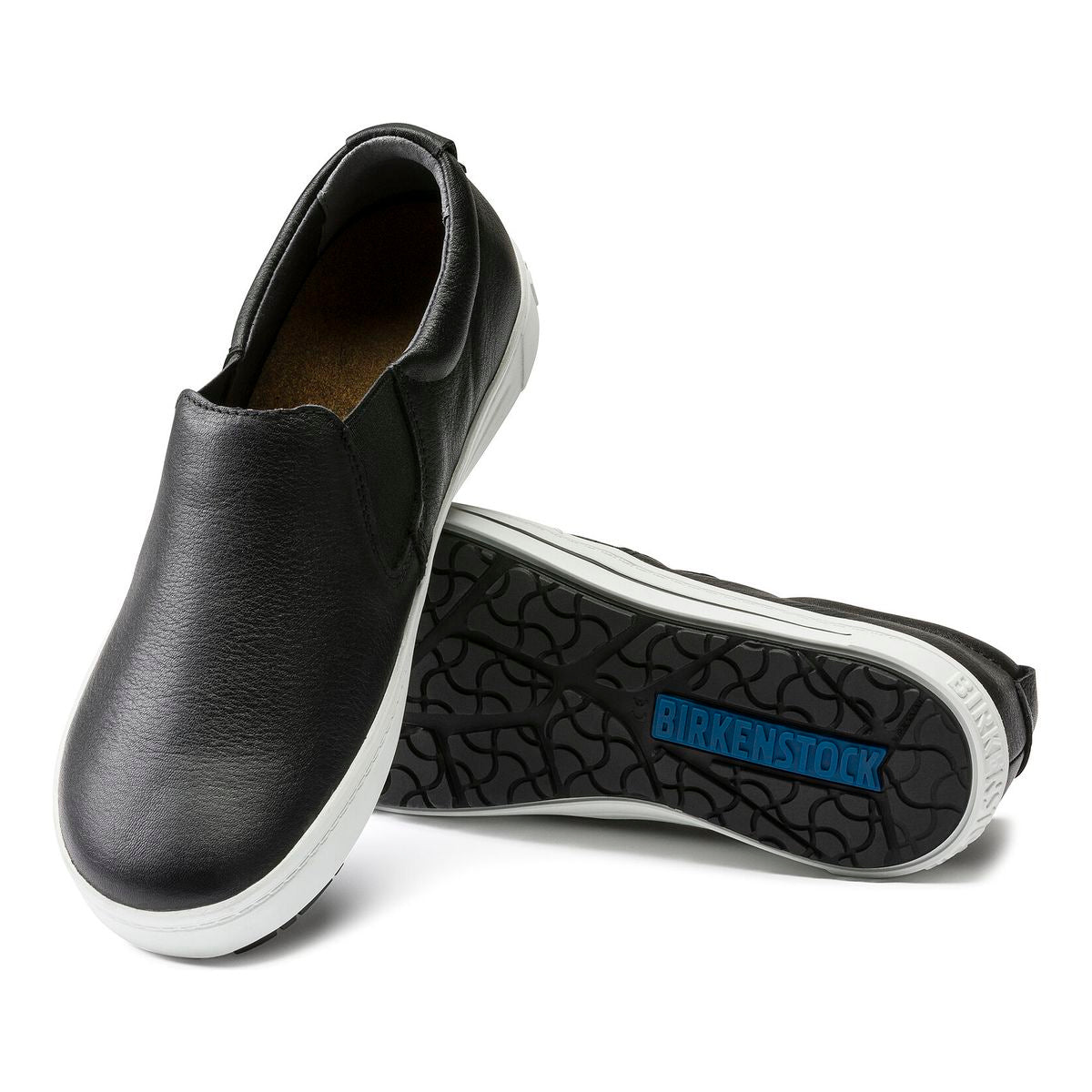 QO400 Slip on Sneaker in Black