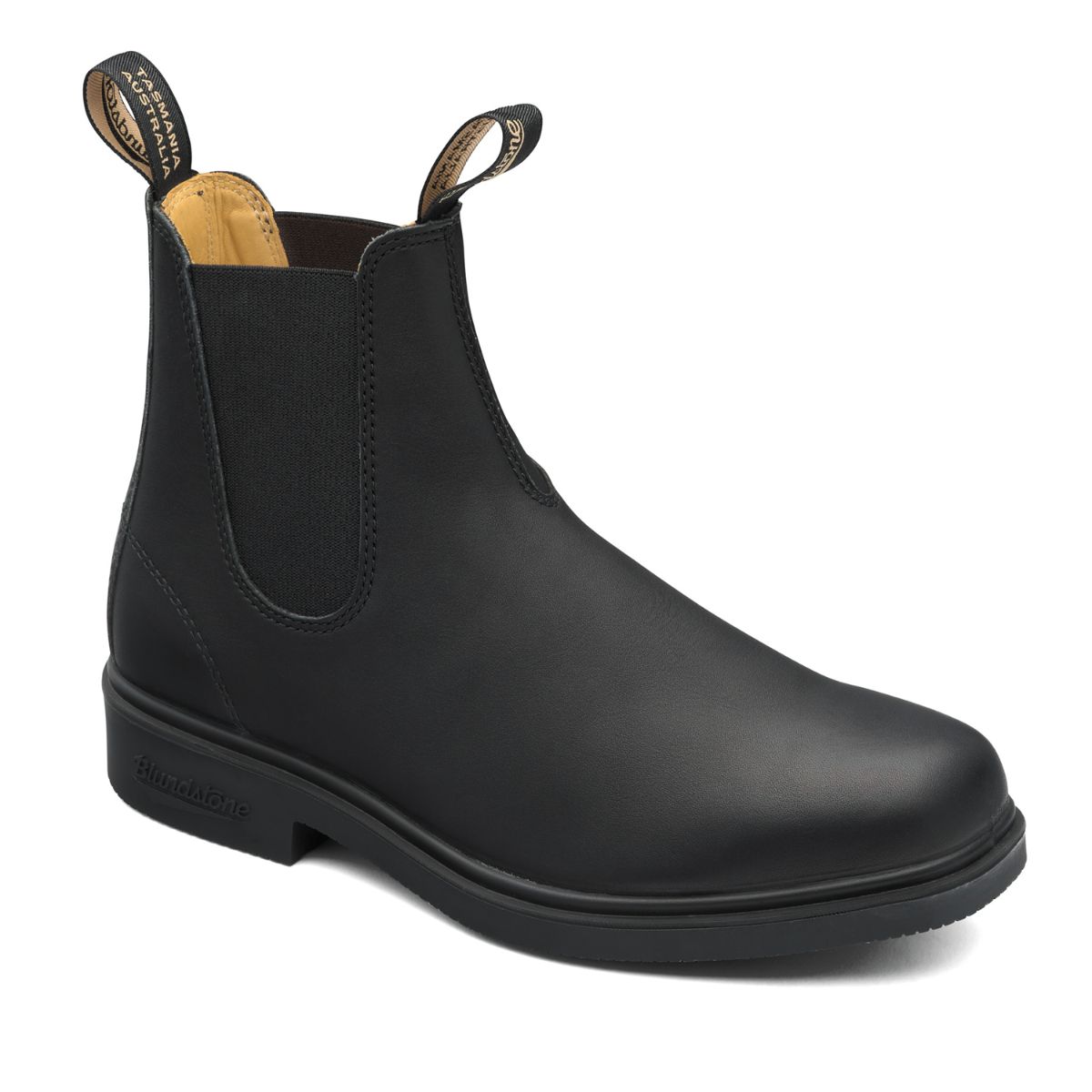 Blundstone 068 ankle high unisex boots with a pull tab on the heel in black offer refined Chelsea style, premium leather, and all-day comfort—perfect for work or casual wear.