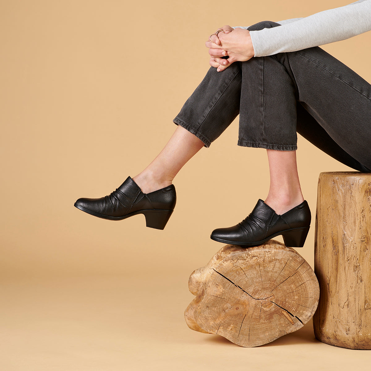 Emily Cove Women's Dress Slip-On Pump in Black