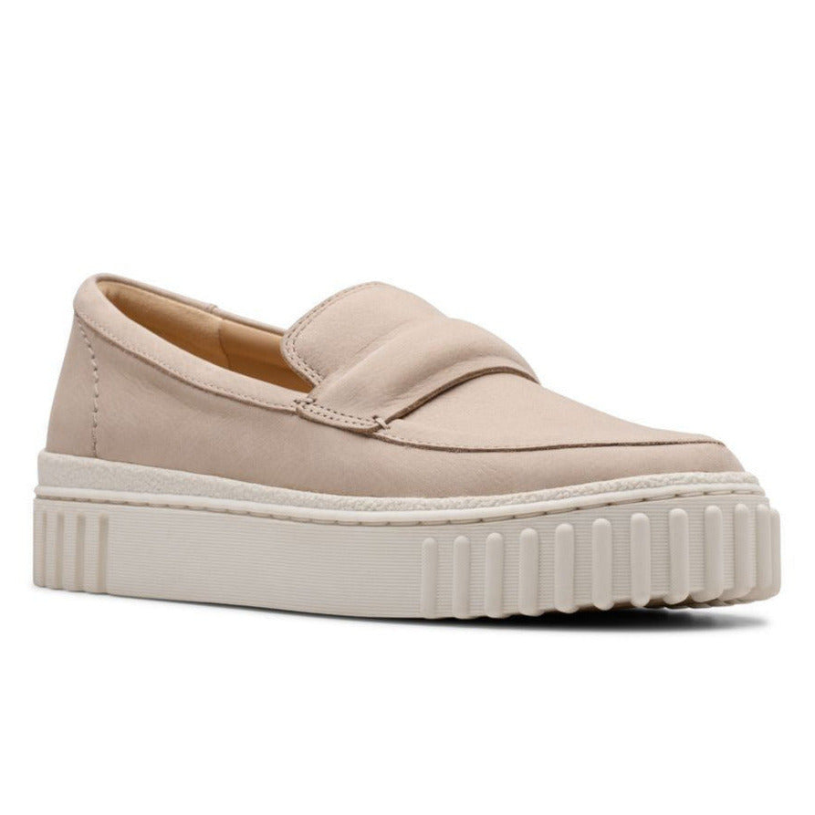 Clarks Mayhill Cove Women's Loafers in Sand
