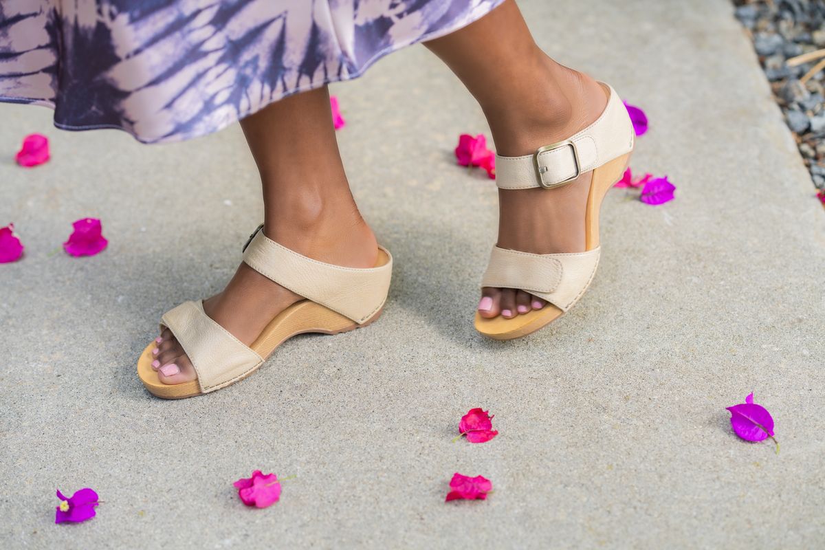 Dansko Tanya Burnished Women's Leather Sandals in Linen