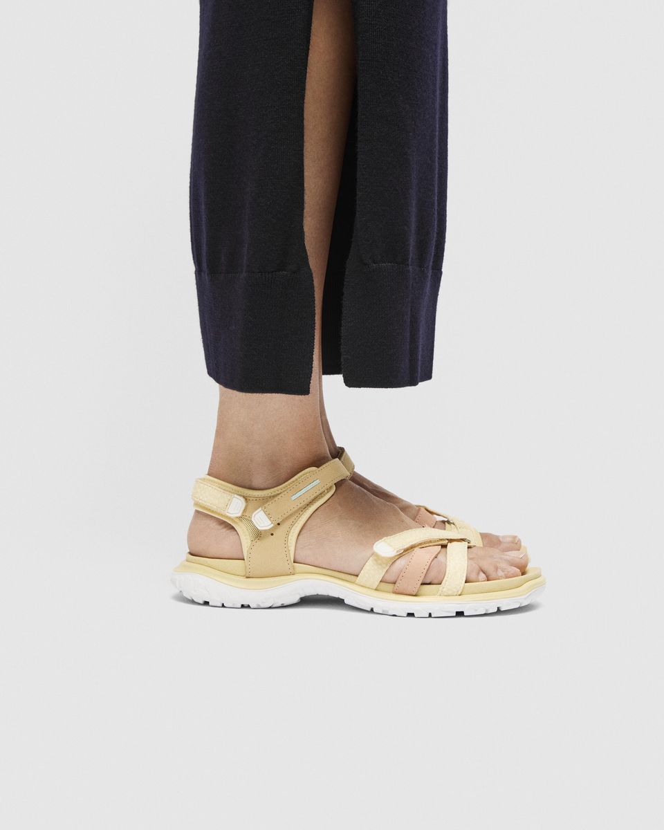 Offroad Roam Women's Sandal