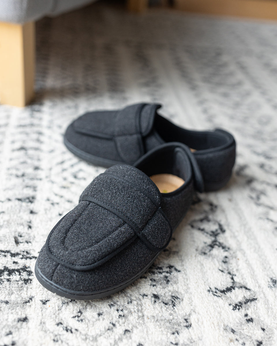 Physician L2 Black Wool Women's Slippers