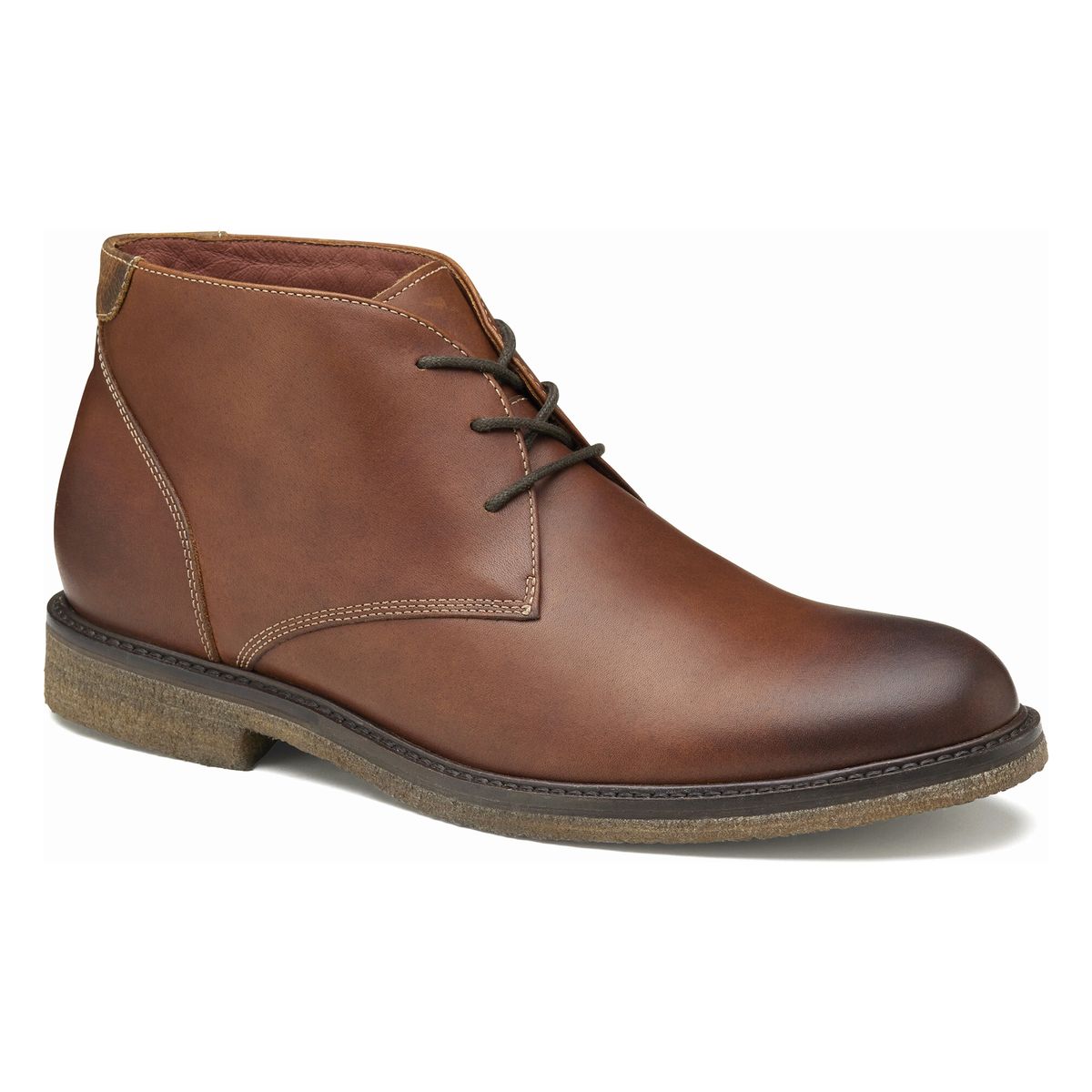 Johnston & Murphy Copeland Chukka Boot in Brown. Johnson & Murphy Copeland Chukka Brown, Copeland Chukka boot, water-resistant chukka boots, memory foam chukka, sheepskin lined boots Canada, Copeland crepe sole, comfortable all-day wear, slip on boot, leather boot, comfortable leather boot. Style #25-2022