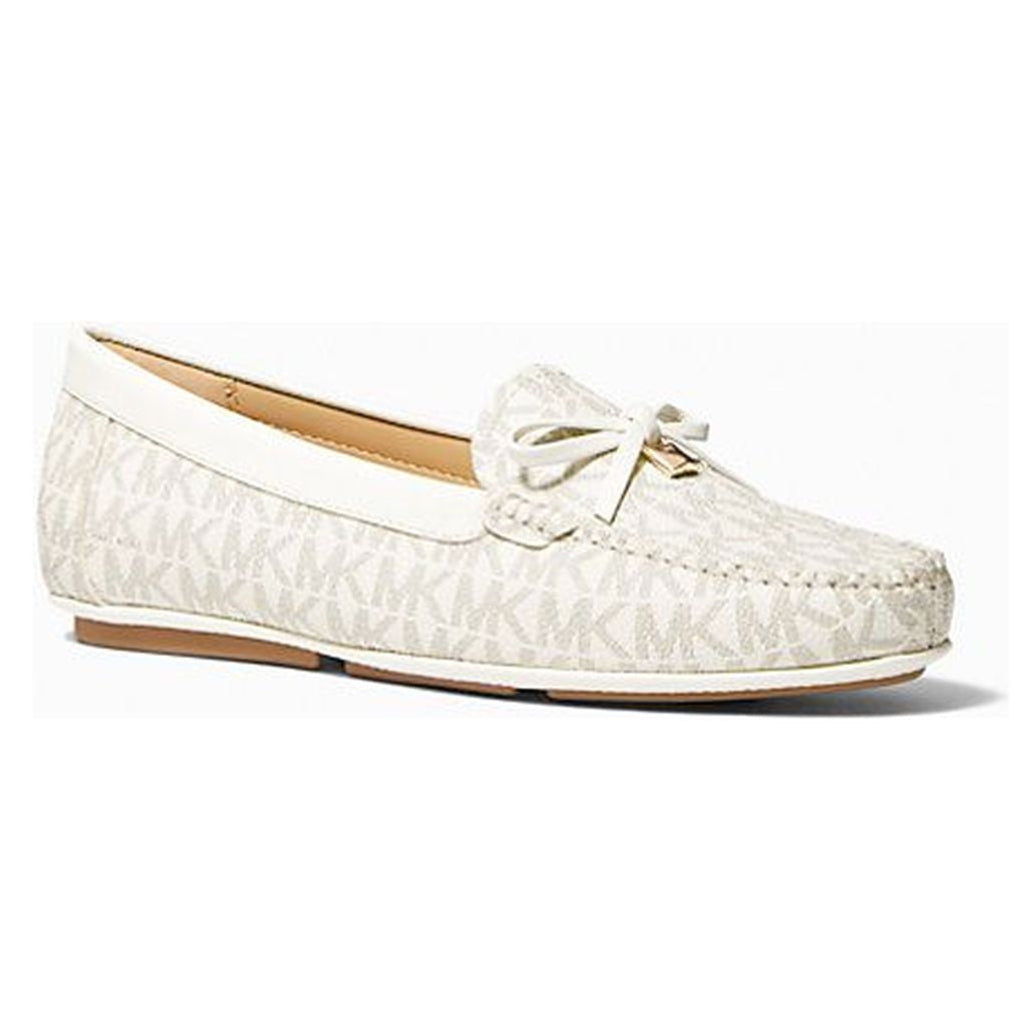 Michael Kors Juliet Mocassin in Vanilla Signature MK Print. Moccasin for Women.