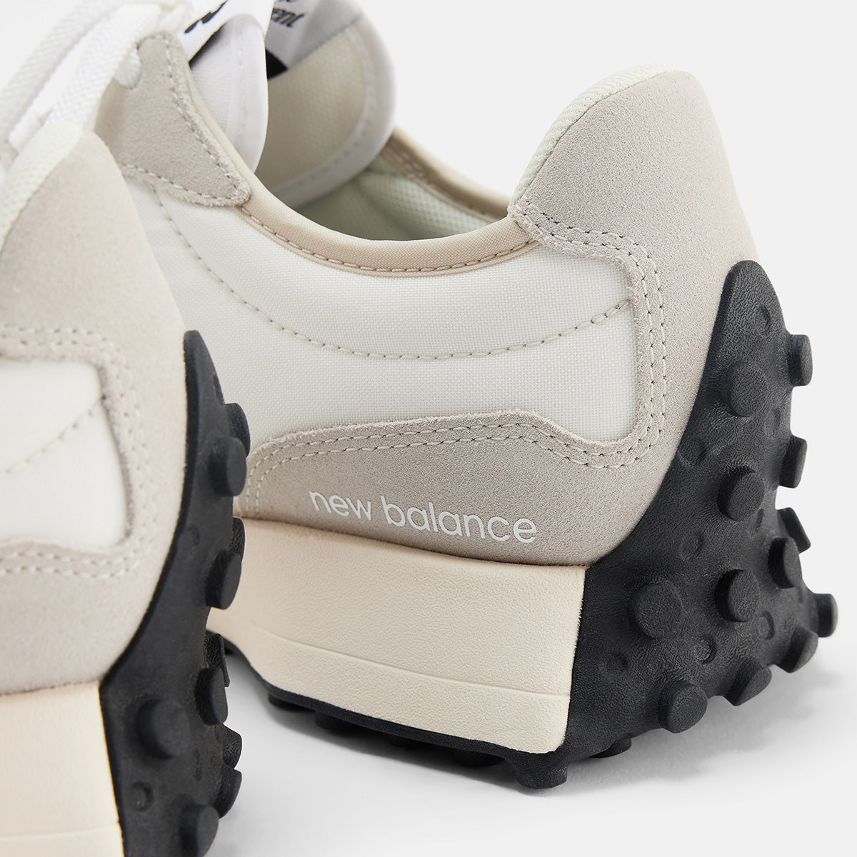 New Balance 327 Classic Retro Women's Runners in Sea Salt