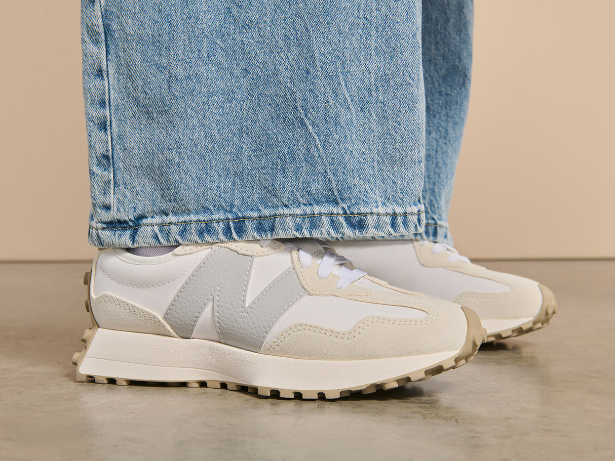 New Balance 327 Classic Retro Women's Runners in Linen with Olive