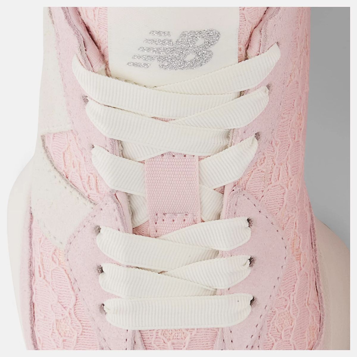New Balance 327 Classic Retro Women's Runners in Rose Sugar with Sea Salt