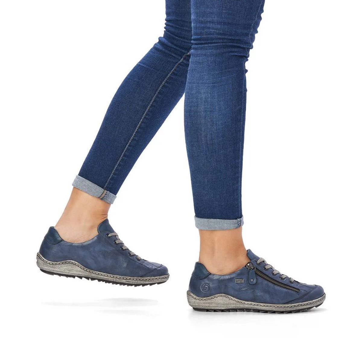 R1402 Lace Up Shoe