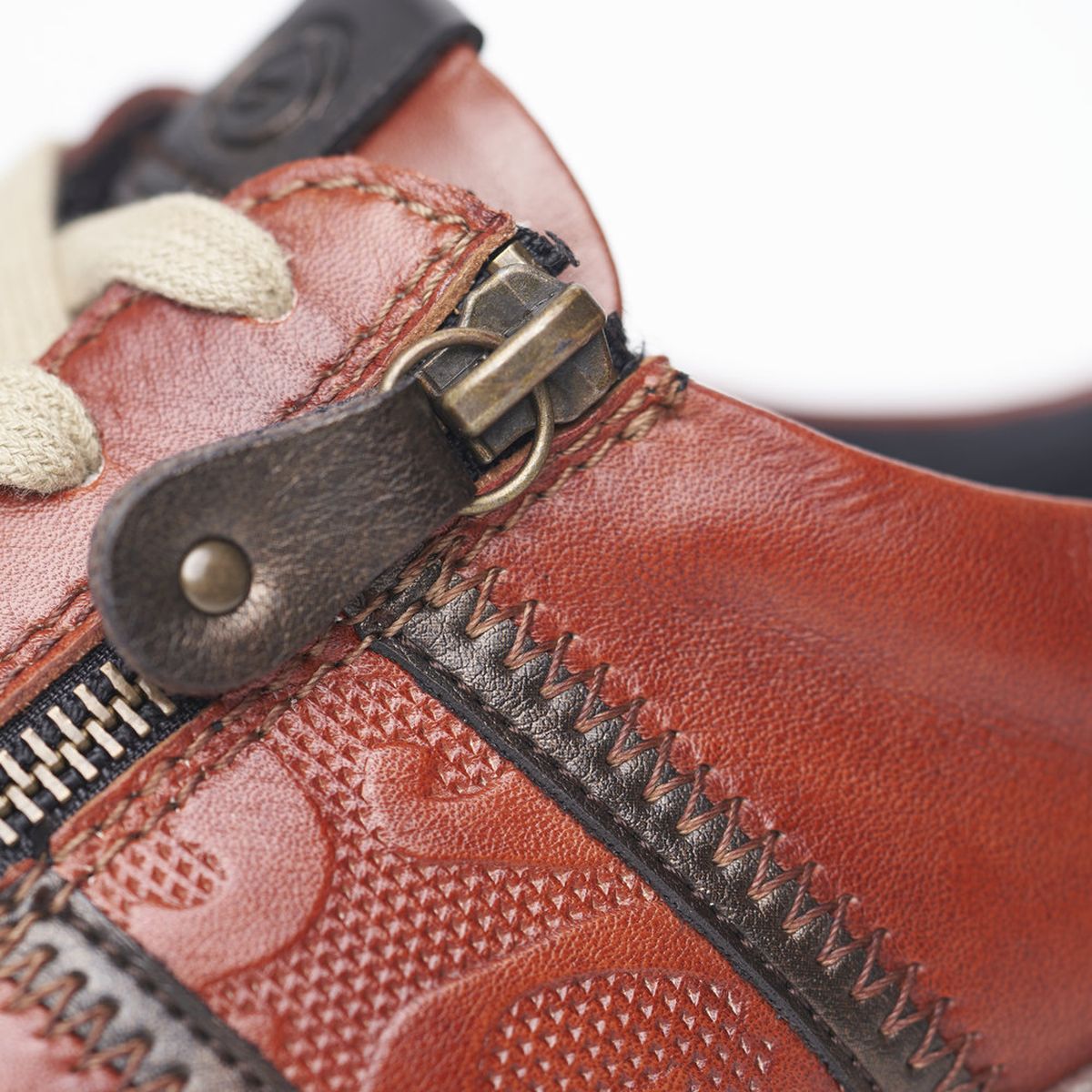 R1426 Lace Up Shoe
