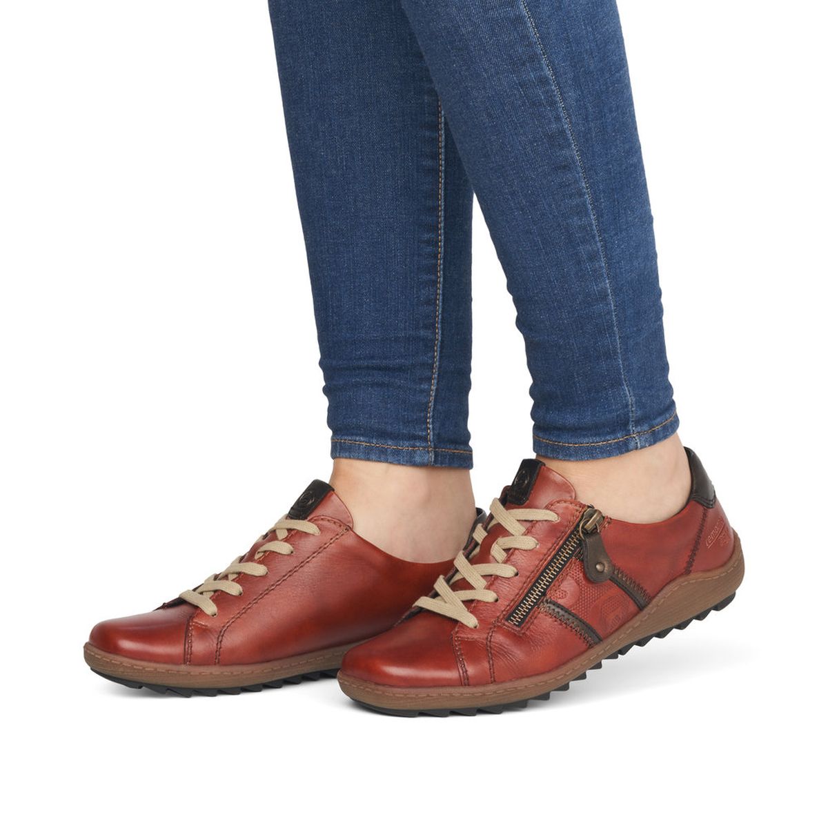 R1426 Lace Up Shoe