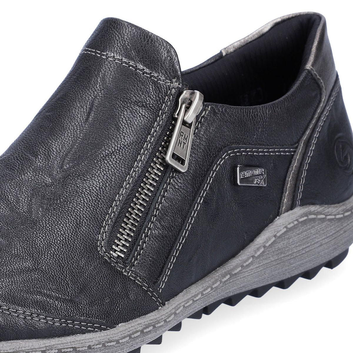 R1428 Slip On Shoes