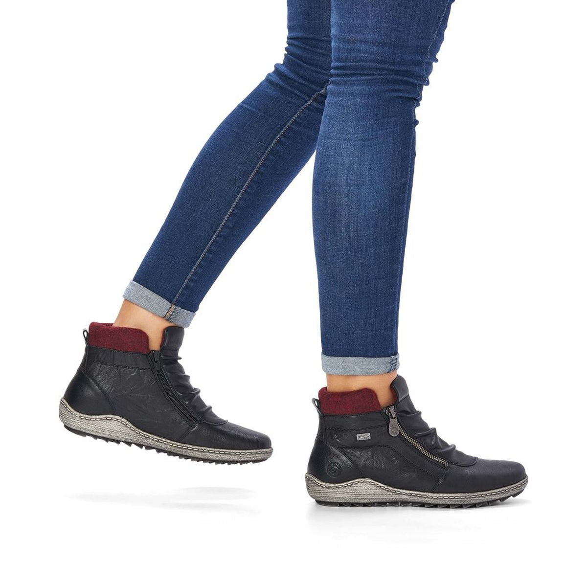 Remonte R1486 Zip Boot in Black