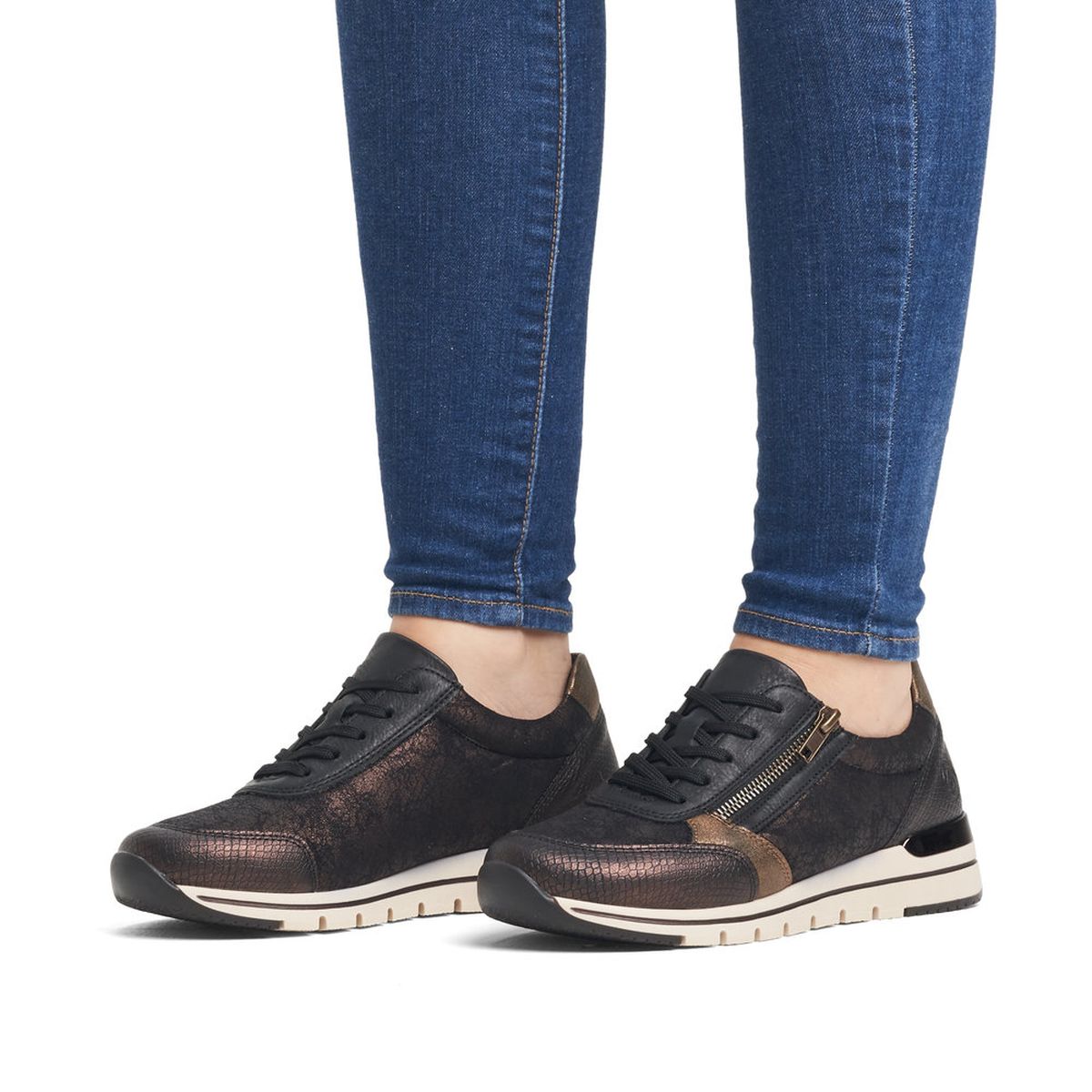 R6700 Zip Sneaker