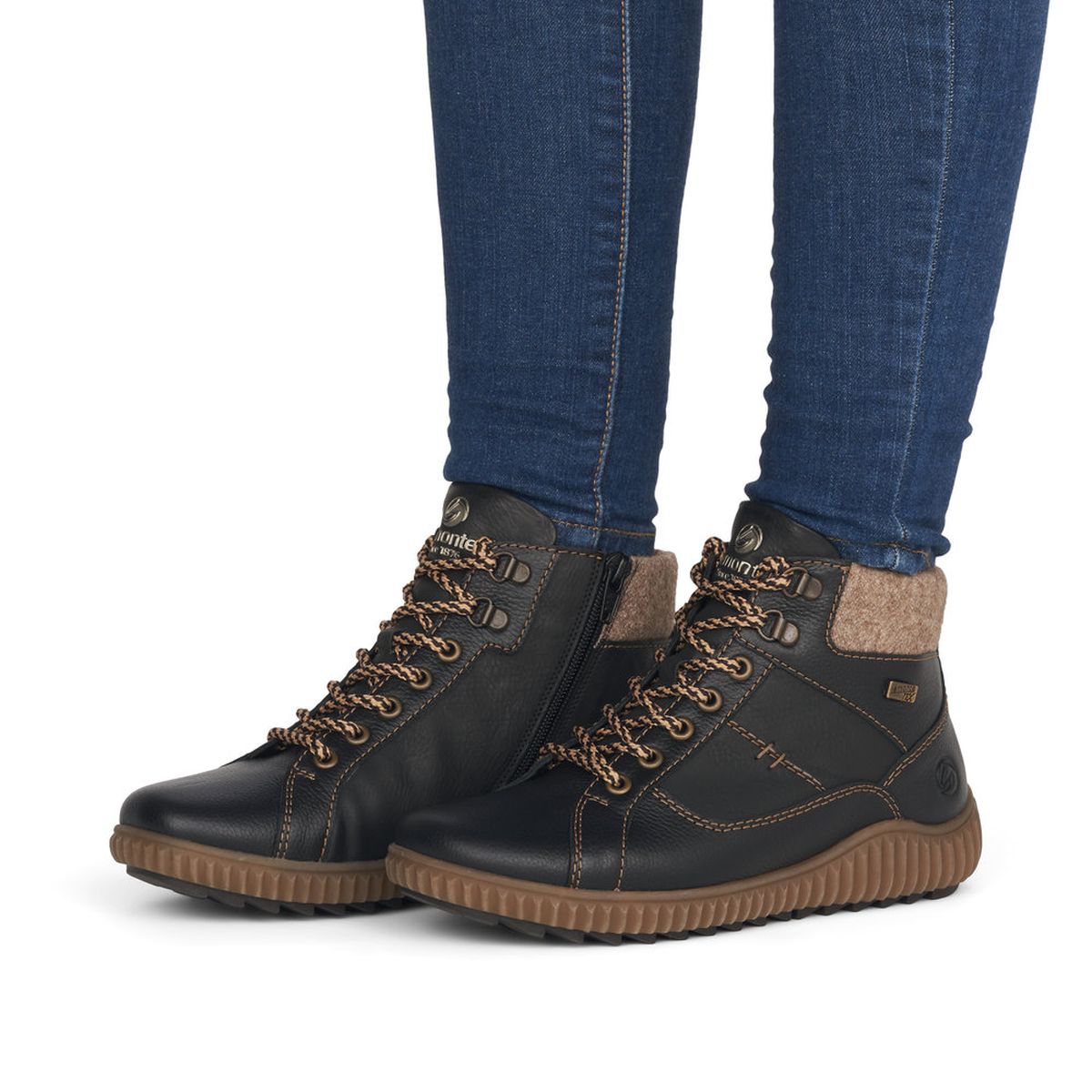 R8276 Lace Up Boots