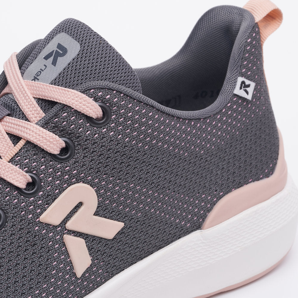 40100 Lace Up Sneaker
