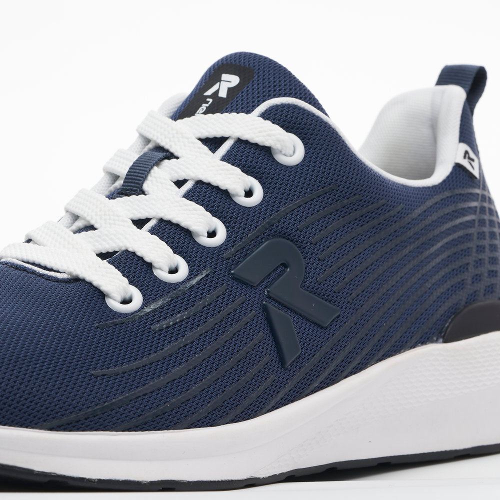 40108 Lace Up Sneaker