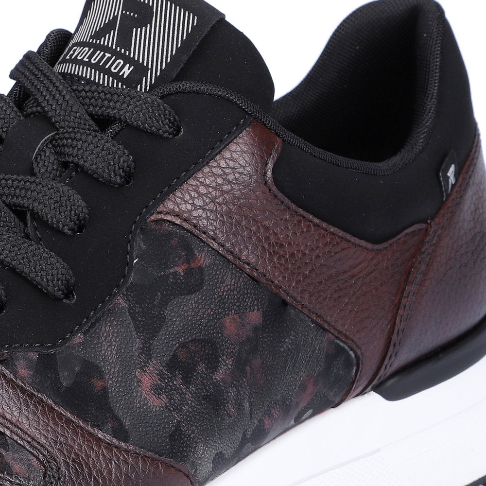 40804 Lace Up Sneaker