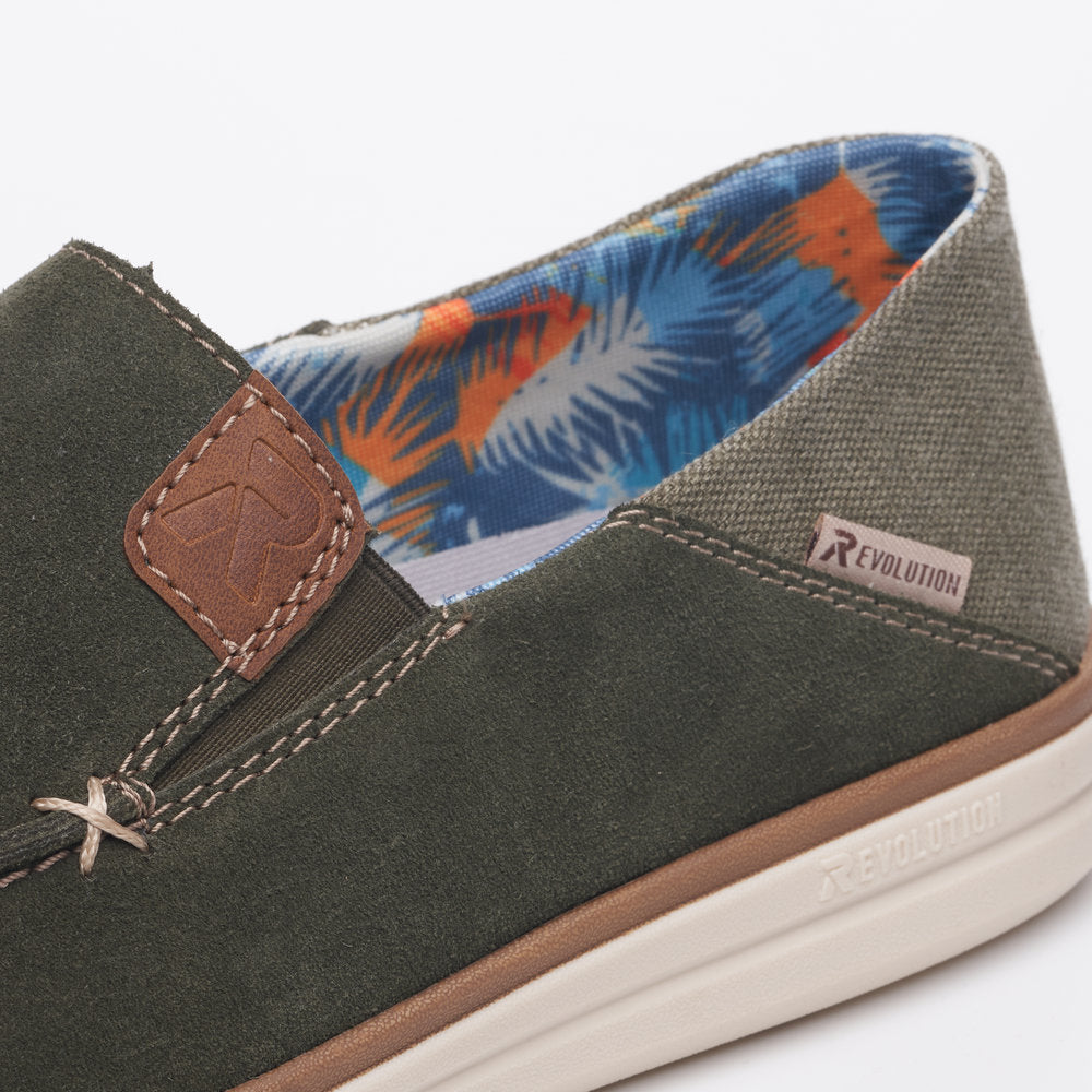 U0600 Slip On Sneaker