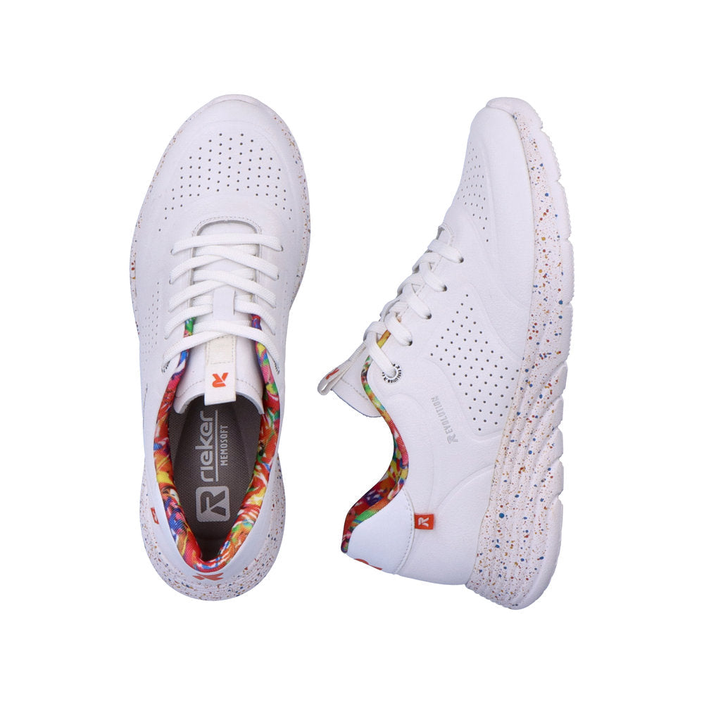 W0402 Lace Up Sneaker