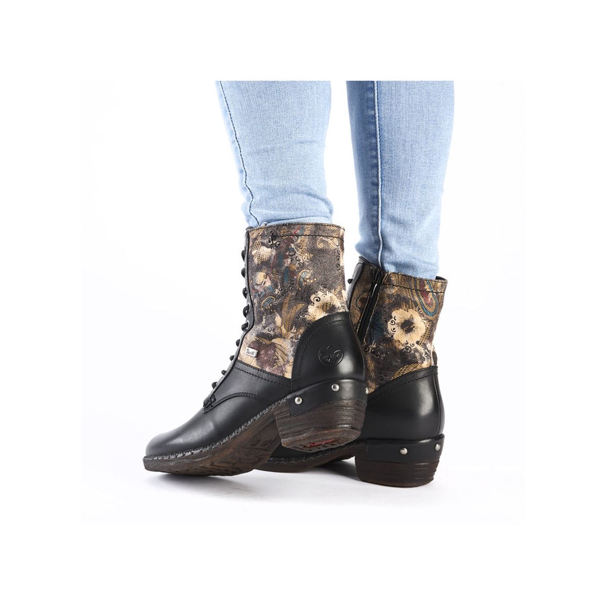 93614 Lace Up Boots