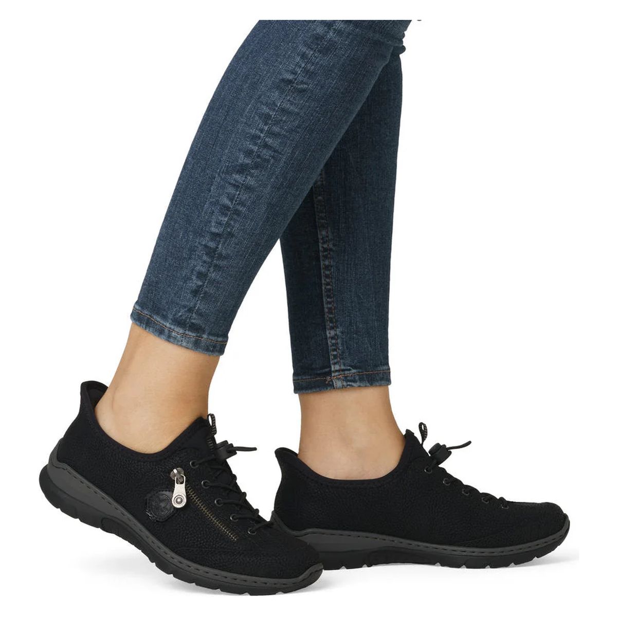 L32F1 Ready to Go Sneaker
