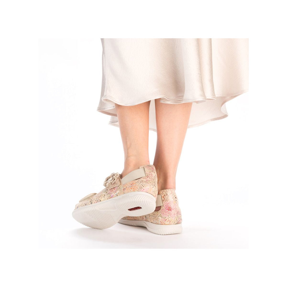 V7472 Velcro Sandal