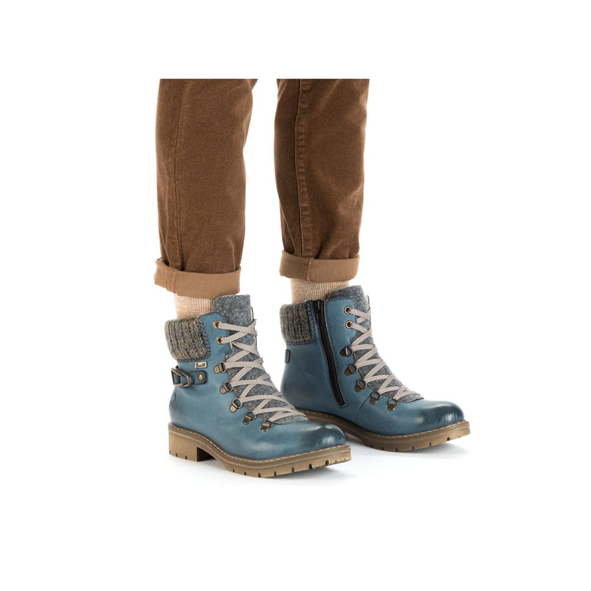 Y9131 Lace Up Boots