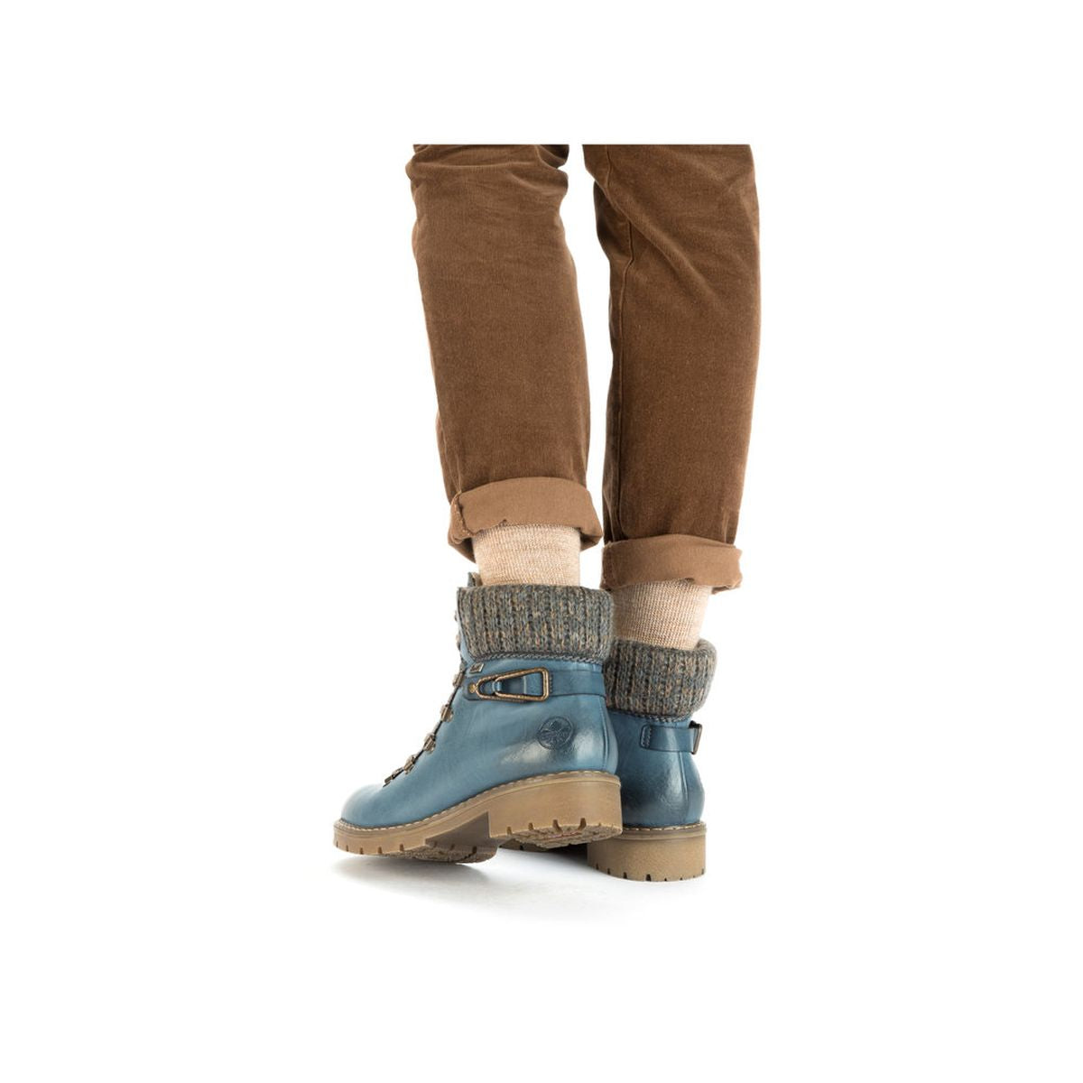 Y9131 Lace Up Boots