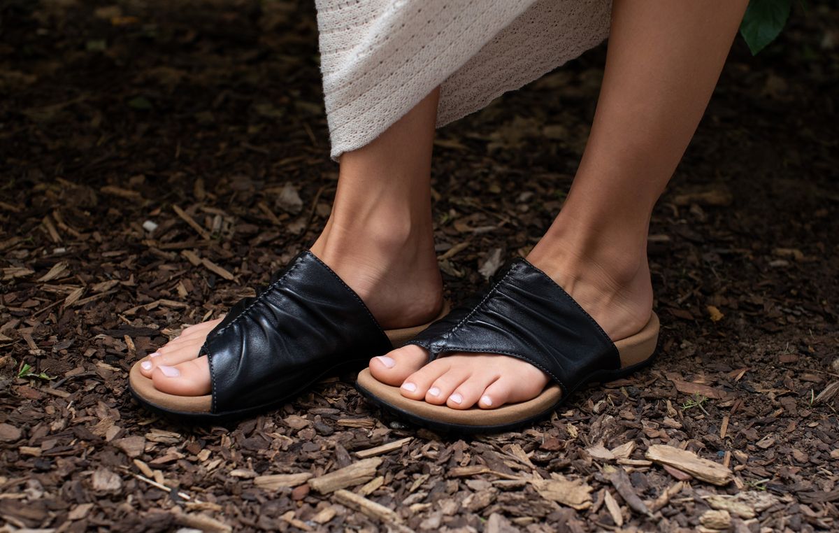 Gift 2 Toe-Thong Sandal