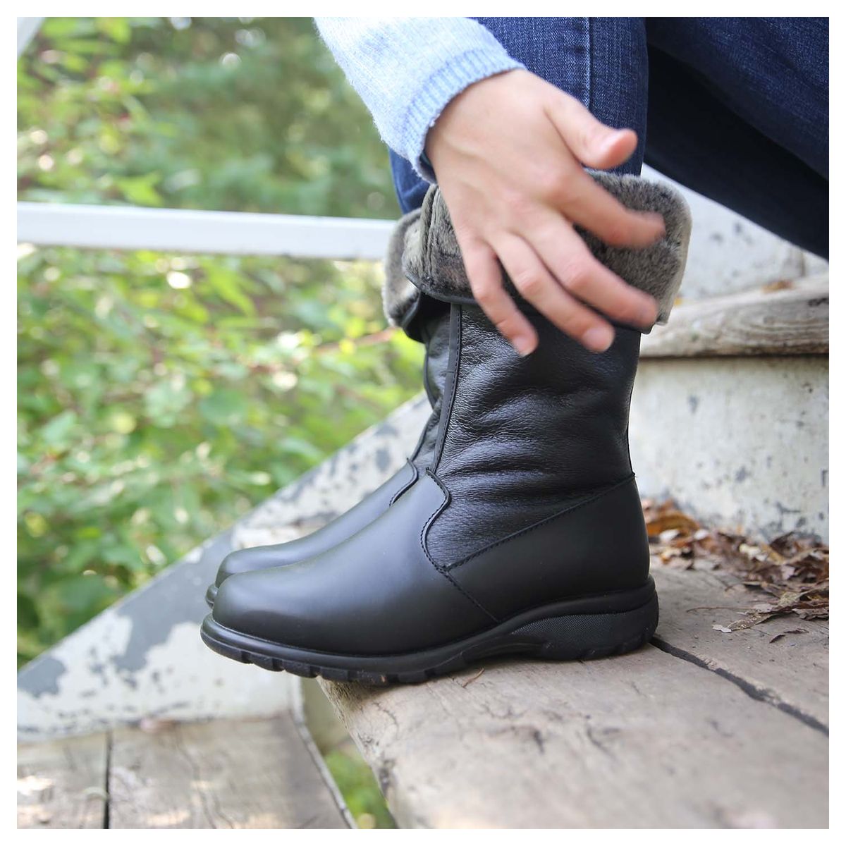 Toe Warmers Women's Shield Boot in Black