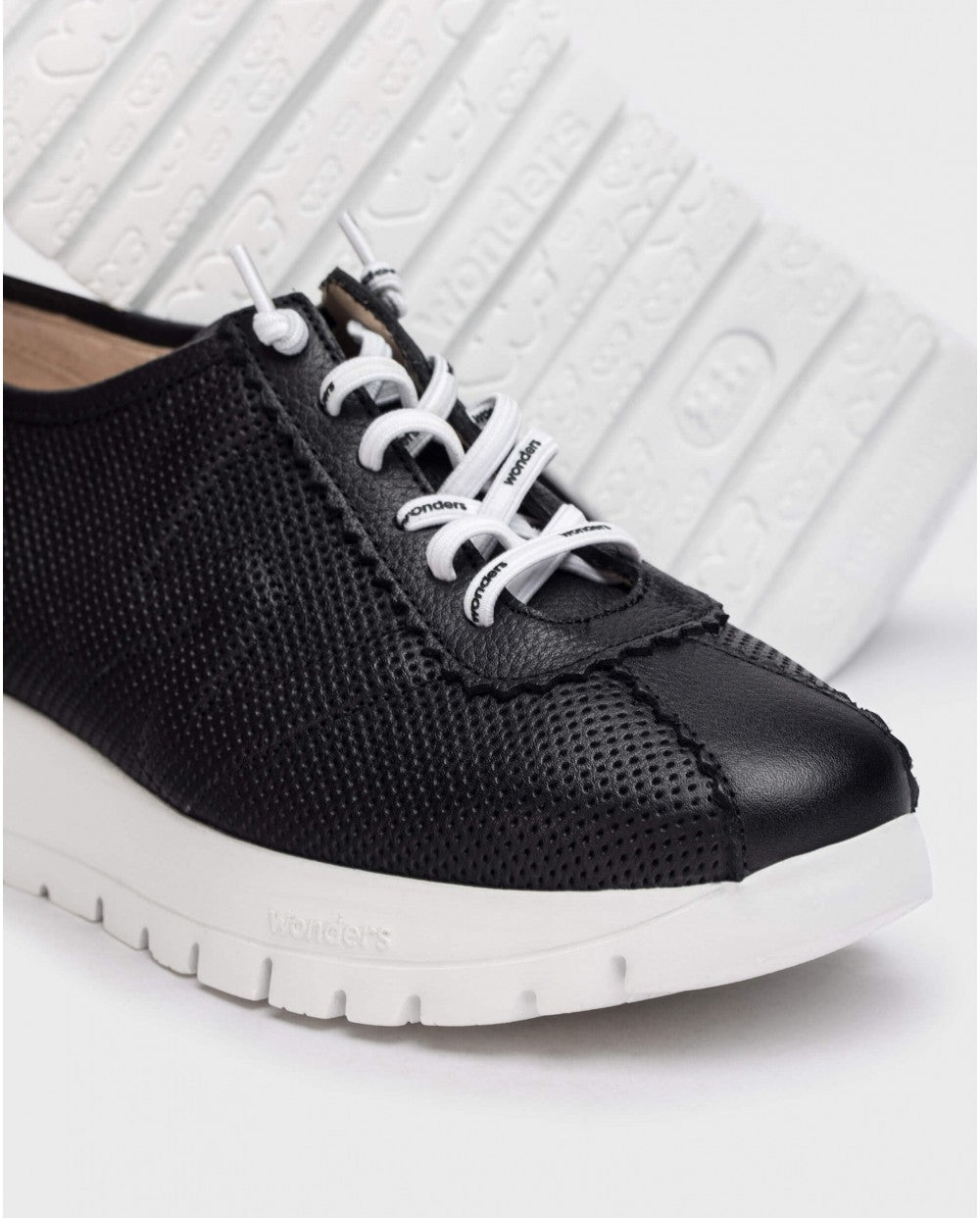 Wonders A-2424 Women's Dress Sneaker in Black