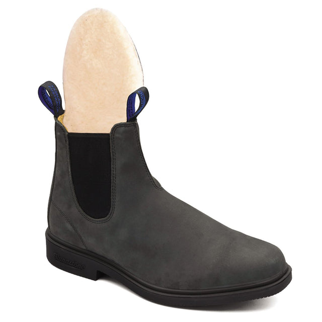 Blundstone 1392 unisex winter Chelsea dress boot in sleek black waterproof leather with elastic side panels, warm Thinsulate lining, and removable sheepskin footbed. Style #1392