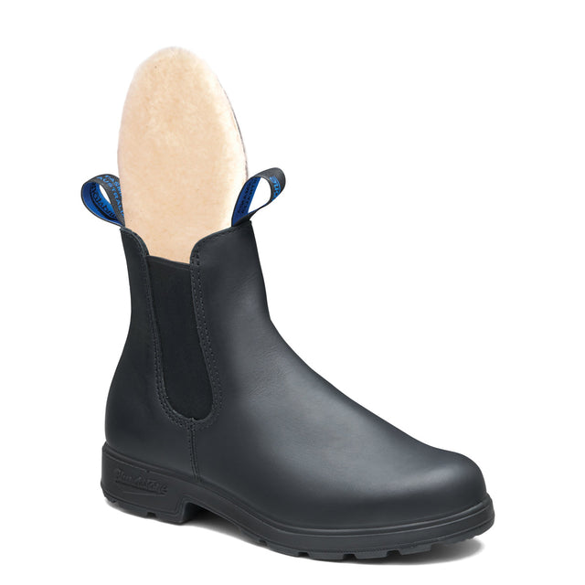 Blundstone 2274 Women’s Winter Thermal Boot in black, featuring waterproof leather, 200g Thinsulate™ insulation, removable sheepskin footbed, XRD™ heel pad, polyurethane midsole, and leather lining. Style #2274