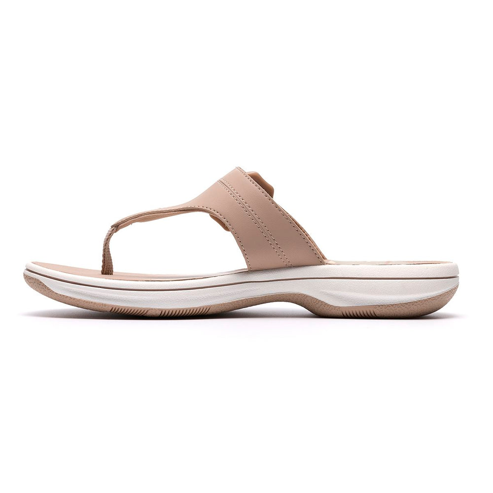 Clarks Breeze Cove Women's Thong Sandals in Sand