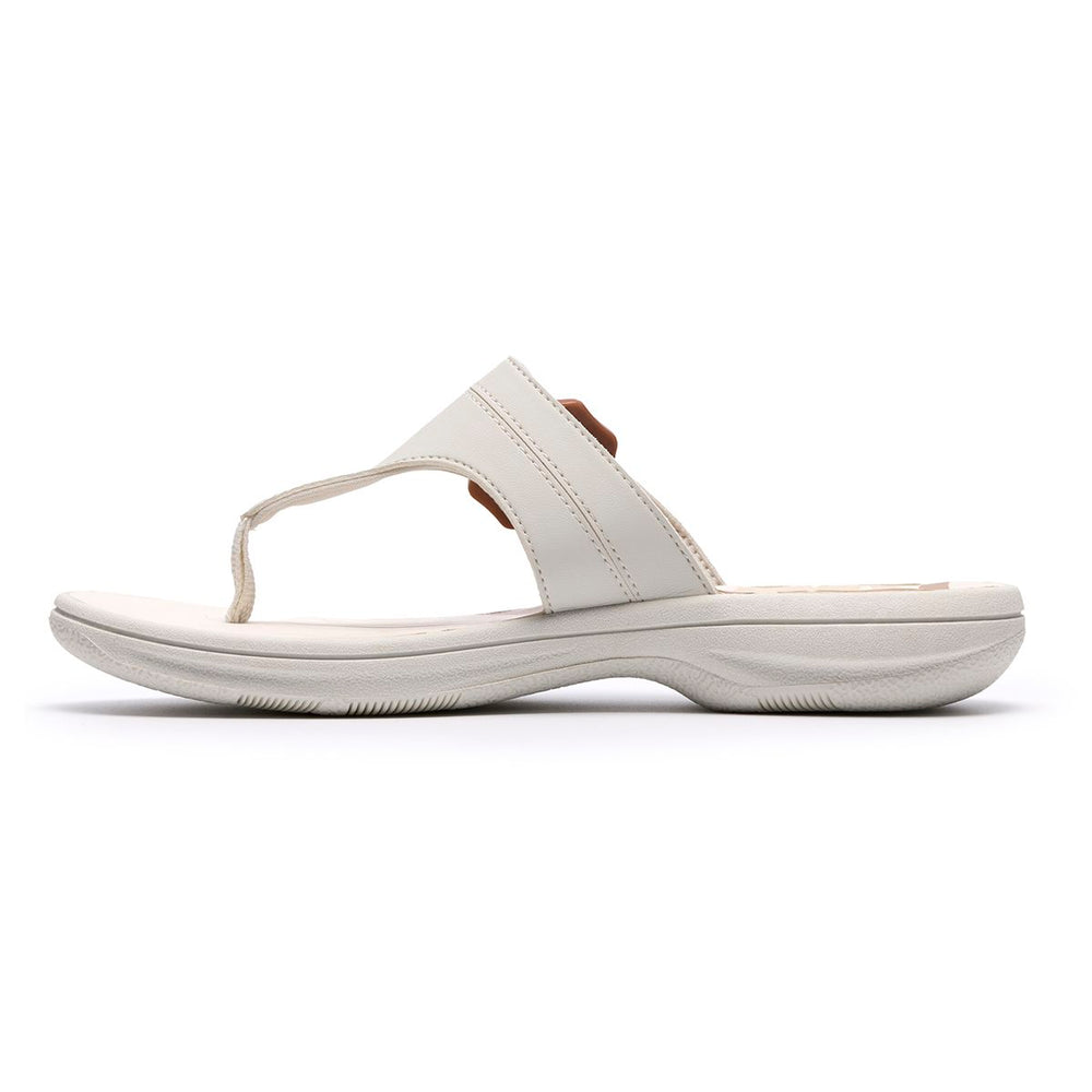 Clarks Breeze Cove Women's Thong Sandals in Off White
