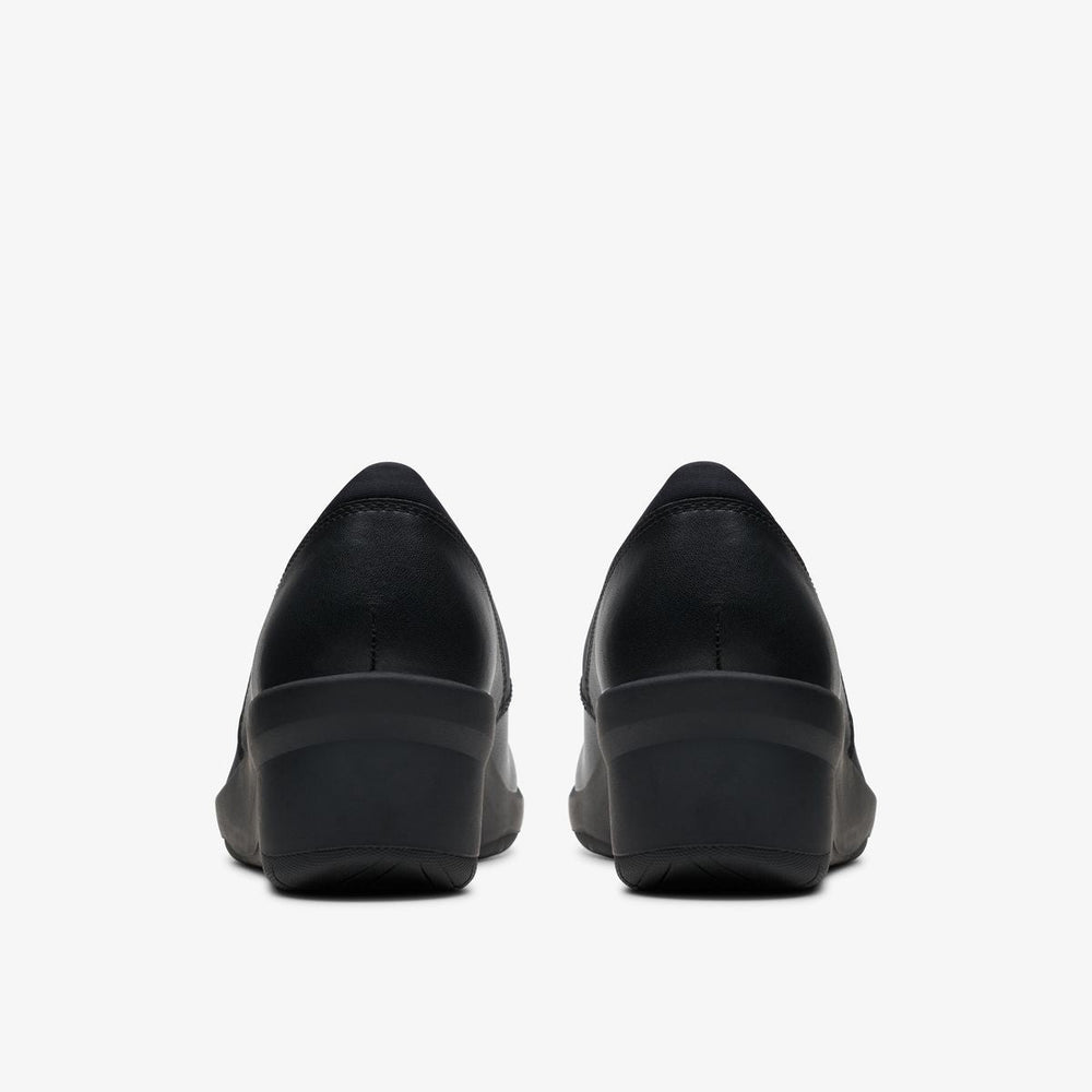 Suttyn Walk Slip-Ons