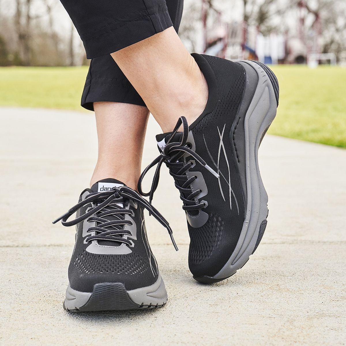 Pace Mesh Sneaker