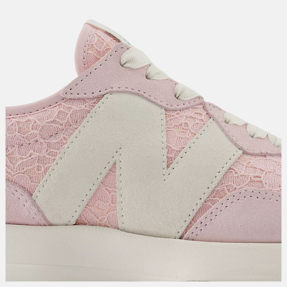 New Balance 327 Classic Retro Women's Runners in Rose Sugar with Sea Salt