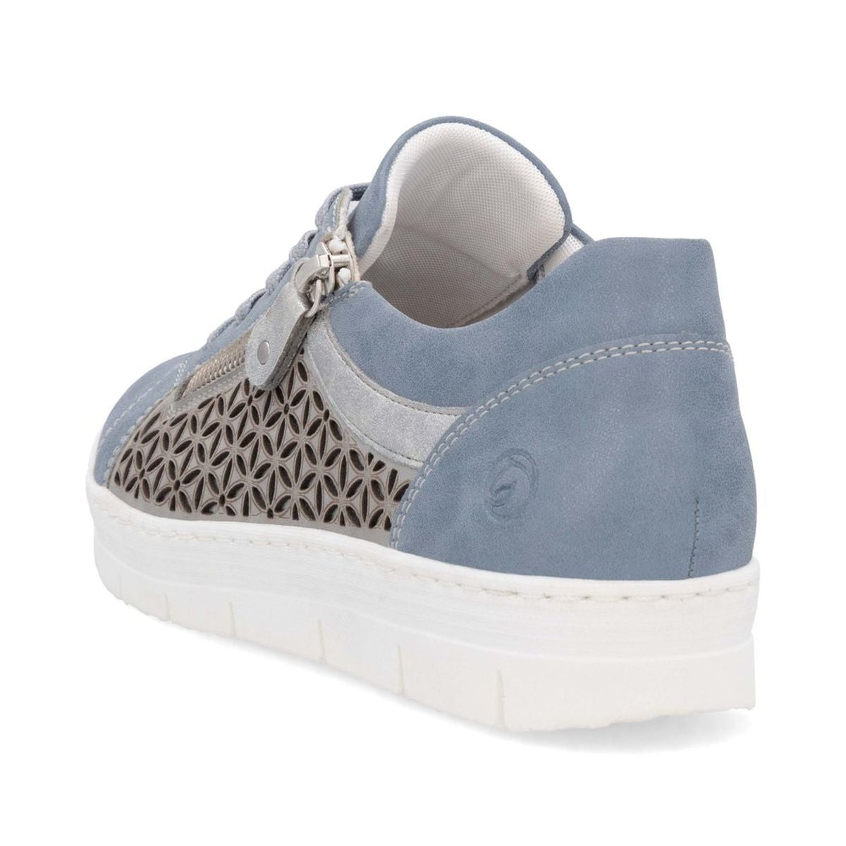 D5830 Lace Up Sneakers