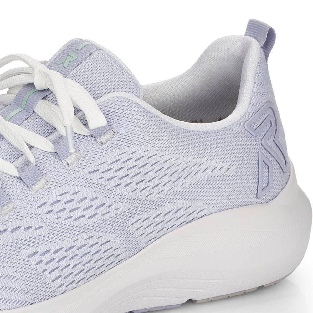 42103 Lace Up Sneaker