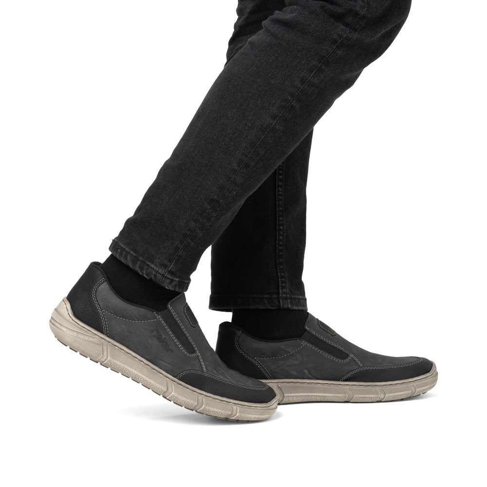 04054 Men's Slip ON