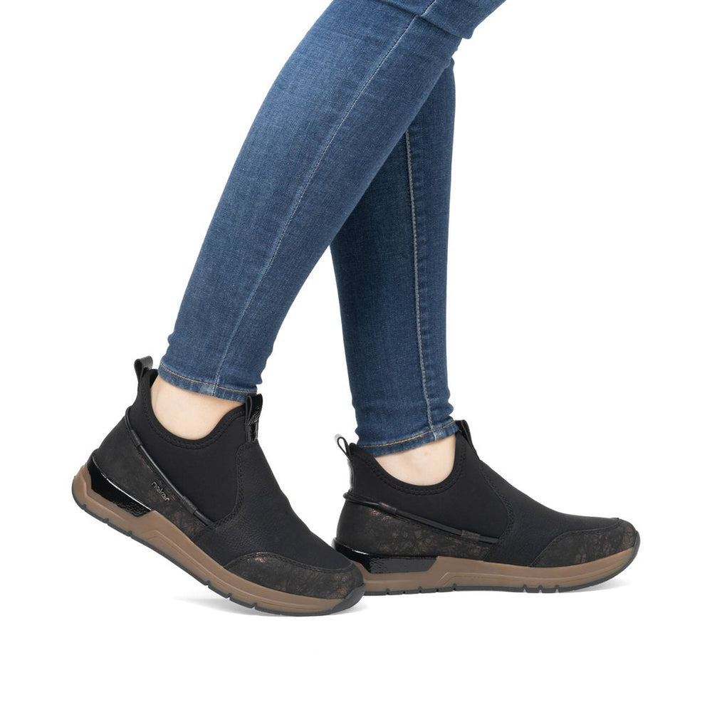 58954 Slip ON Low Boot