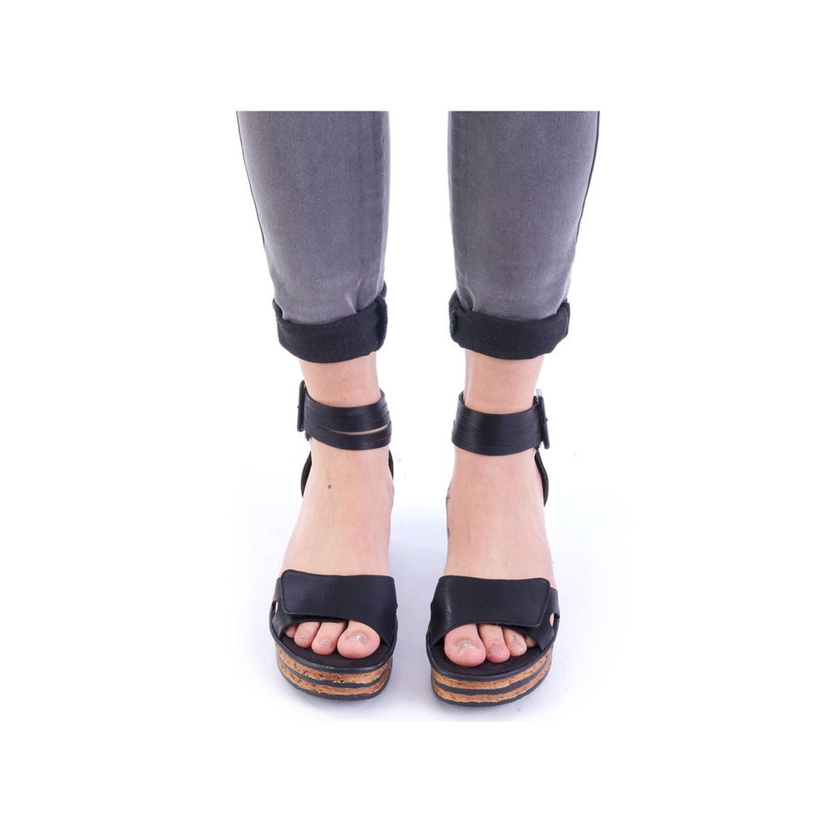 68194 Wedge Sandal