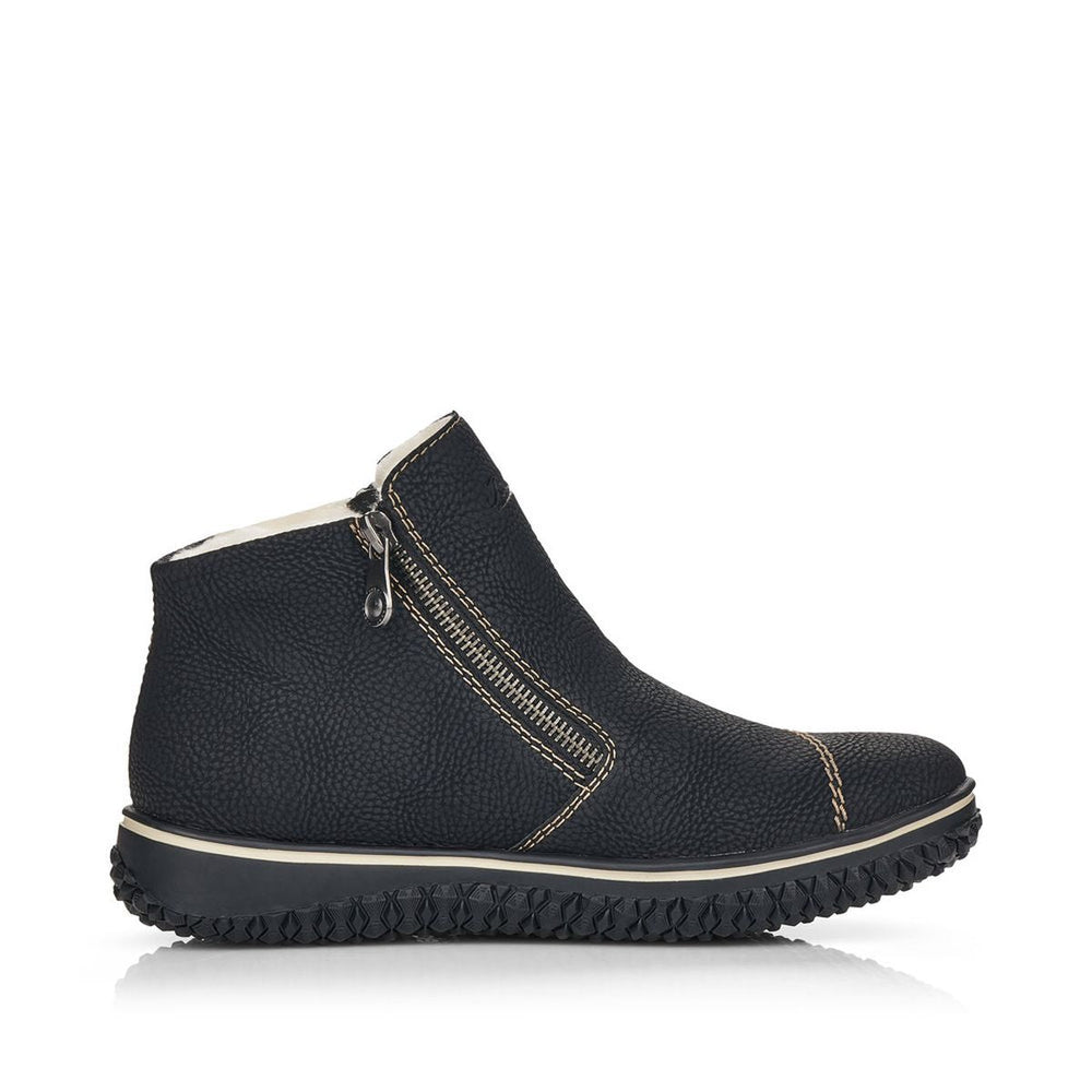 L4270 Urban Black Ankle Boots