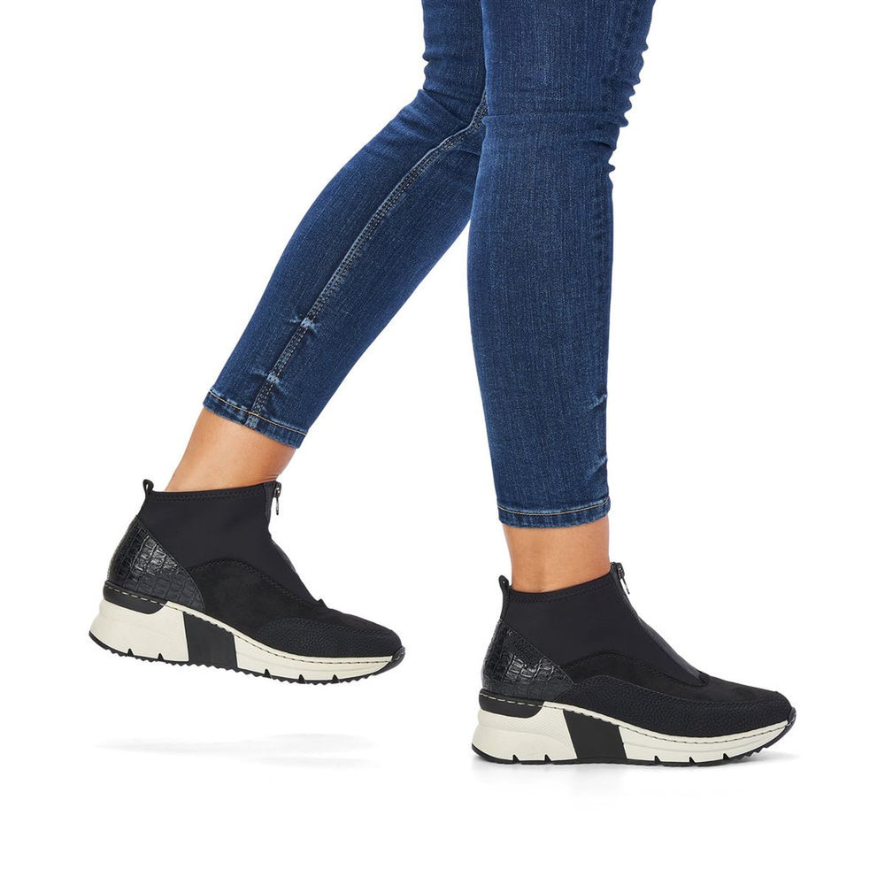 N6352 High-Top Sneakers