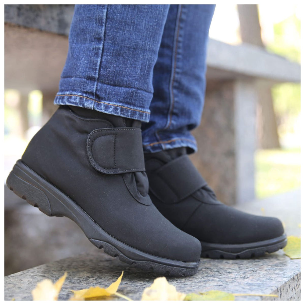 Toe Warmers Active Women's Velcro Boot in Black
